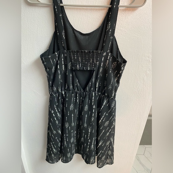 H&M dress, size 8 - Picture 4 of 4